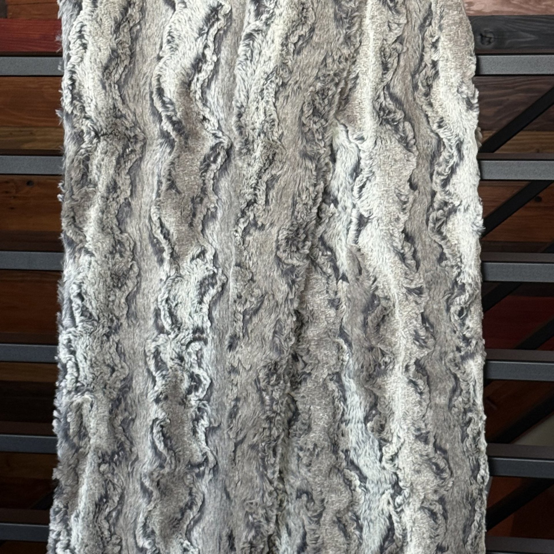 Luxe Cuddle Wild Rabbit Natural 50"x60" Adult Minky Blanket