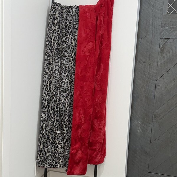 Luxe Cuddle Bobcat with Red Hide 72"x60" XL Adult Minky Blanket