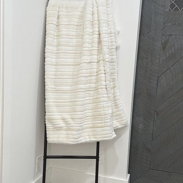 Luxe Cuddle Vienna Natural 50"x60" Adult Minky Blanket