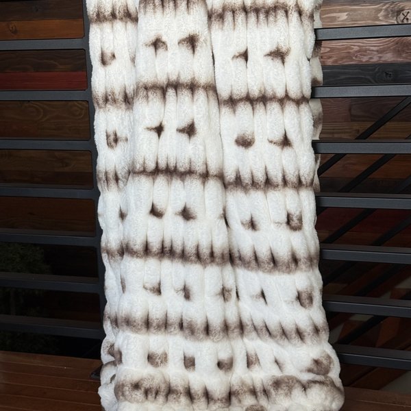 Luxe Cuddle Milan Luca Natural 70"x60" XL Adult Minky Blanket